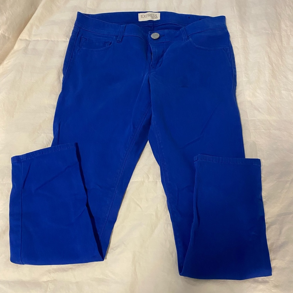 Express. Blue jegging Capri jeans. Size 6